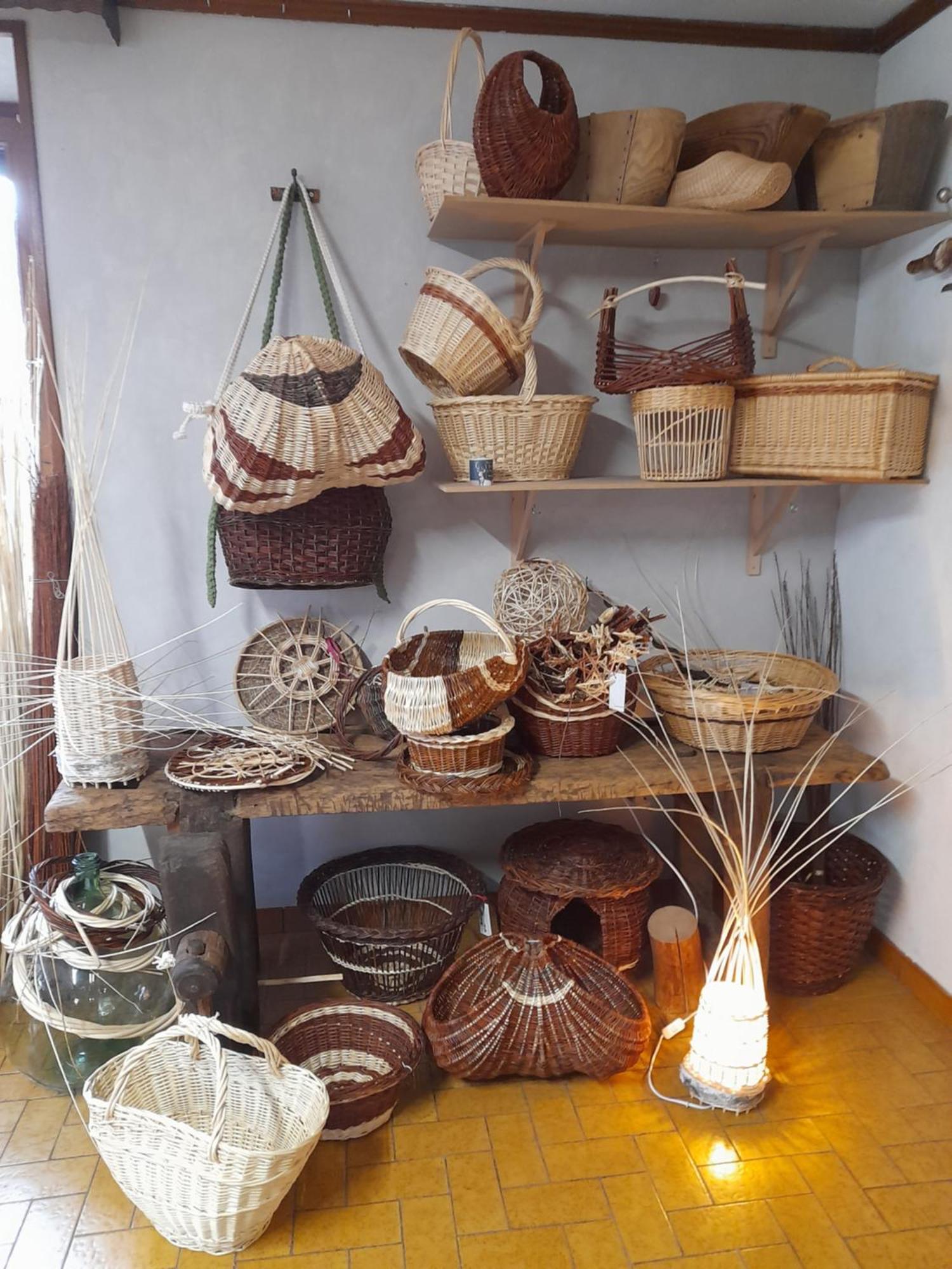 La Maison Du Vannier Raon-les-Leau Luaran gambar